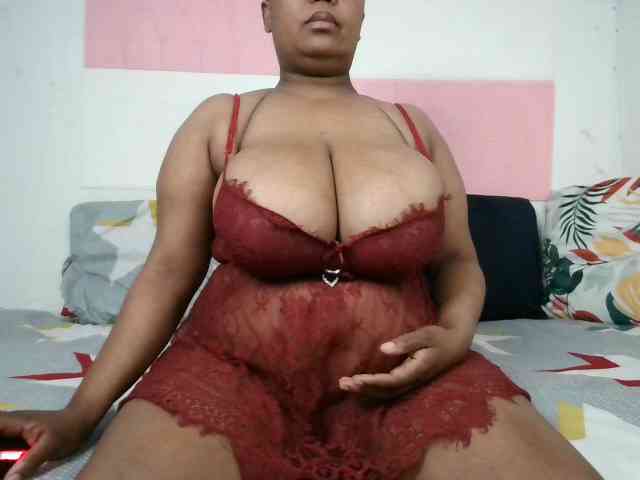 BIGTITTISXX webcam