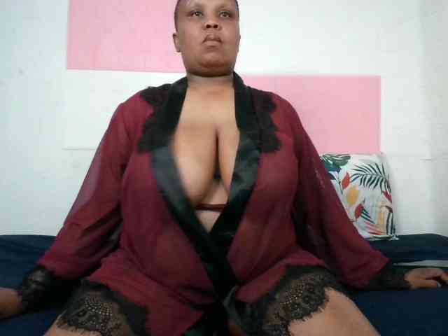 BIGTITTISXX webcam