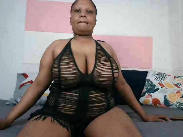 BIGTITTISXX webcam