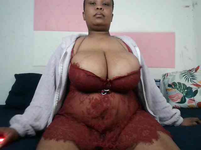 BIGTITTISXX webcam