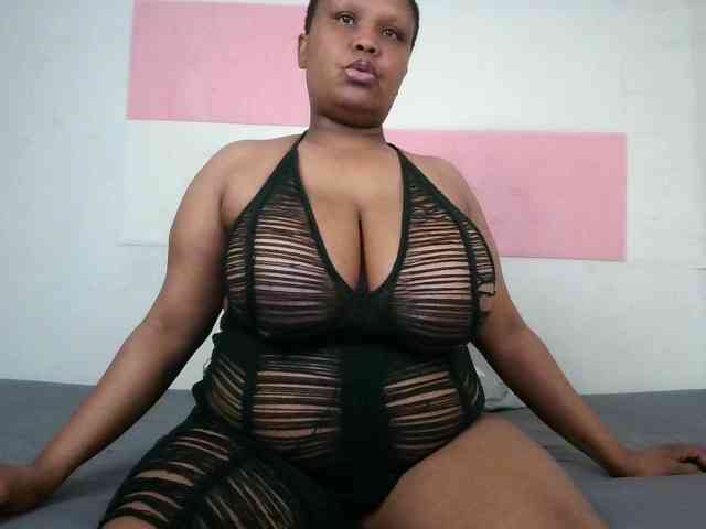 BIGTITTISXX webcam