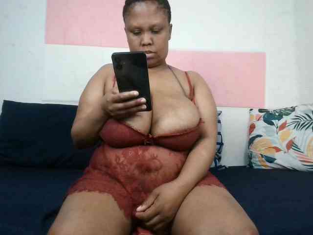 BIGTITTISXX webcam
