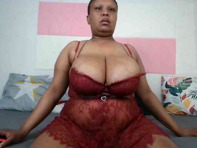 BIGTITTISXX webcam