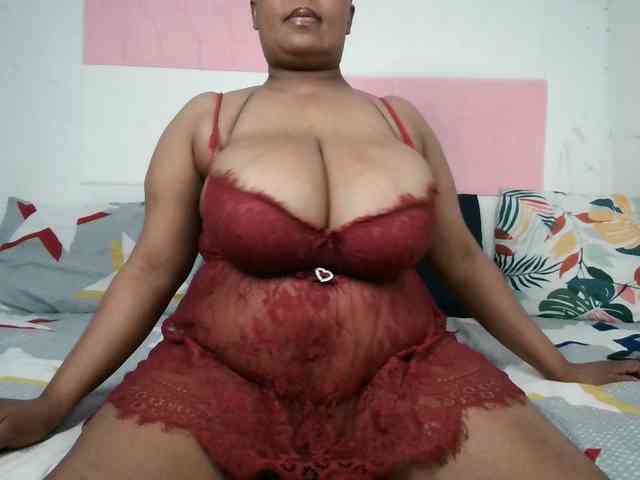 BIGTITTISXX webcam