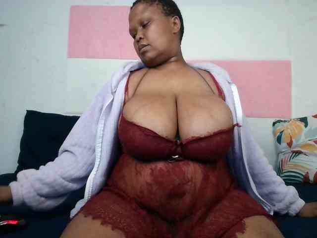 BIGTITTISXX webcam