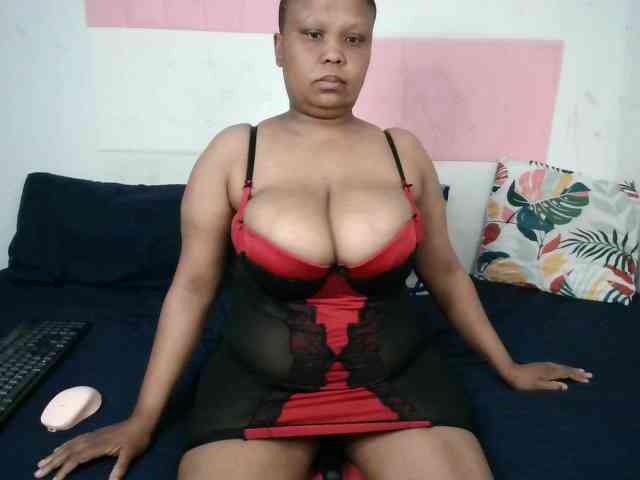BIGTITTISXX webcam