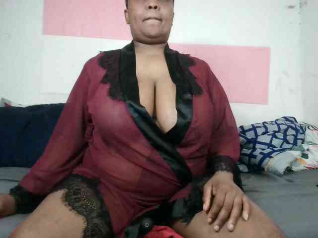 BIGTITTISXX webcam