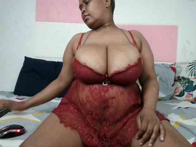 BIGTITTISXX webcam