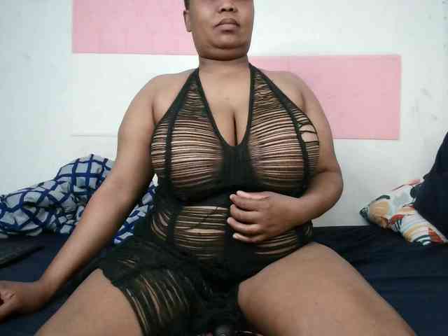 BIGTITTISXX webcam