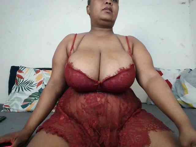 BIGTITTISXX webcam