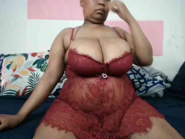 BIGTITTISXX webcam