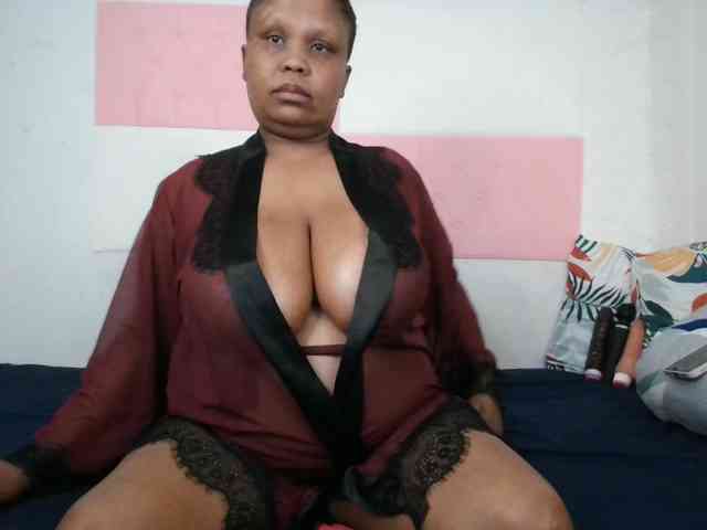 BIGTITTISXX webcam