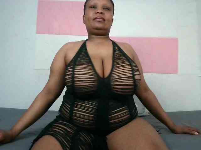 BIGTITTISXX webcam