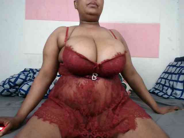 BIGTITTISXX webcam