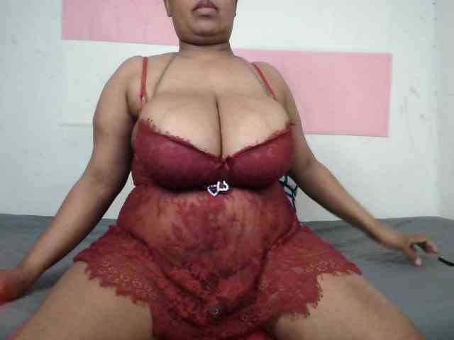 BIGTITTISXX webcam