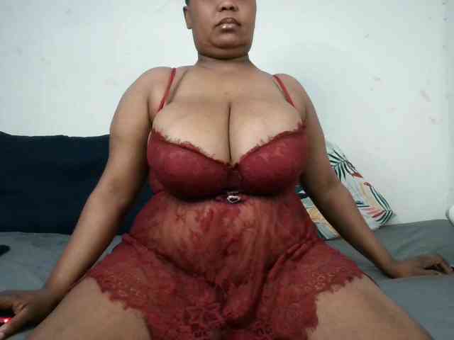 BIGTITTISXX webcam
