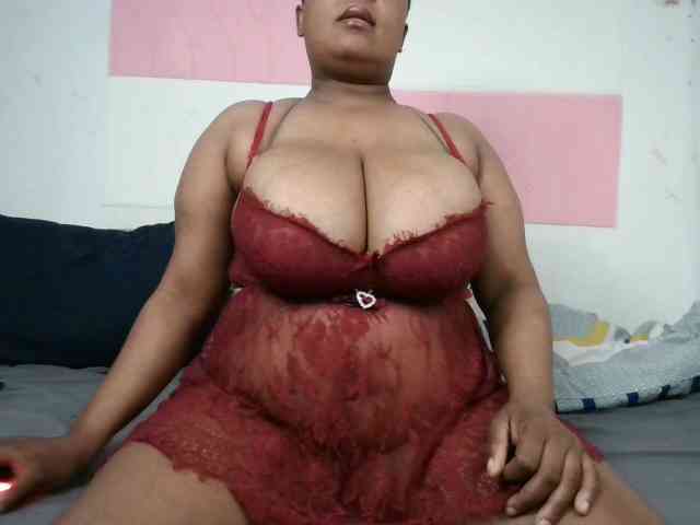 BIGTITTISXX webcam