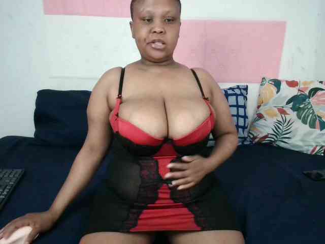 BIGTITTISXX webcam