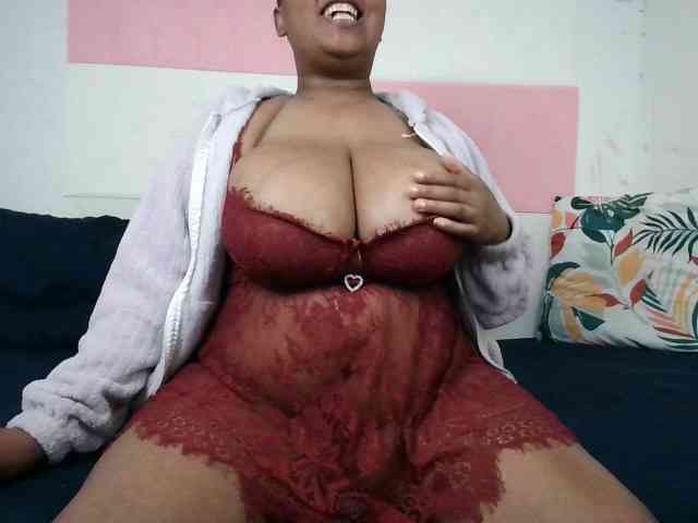 BIGTITTISXX webcam