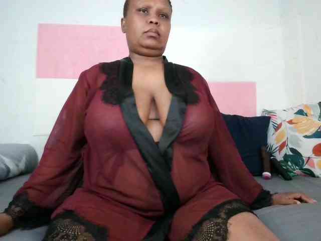 BIGTITTISXX webcam