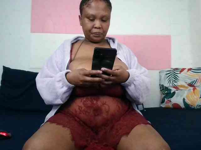 BIGTITTISXX webcam