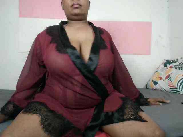 BIGTITTISXX webcam