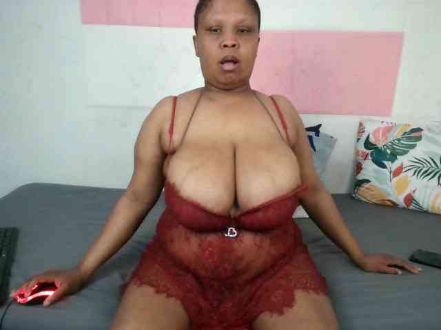 BIGTITTISXX webcam