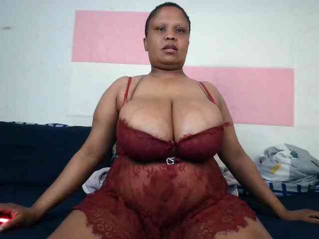 BIGTITTISXX webcam