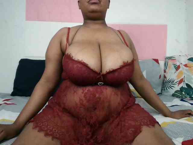 BIGTITTISXX webcam