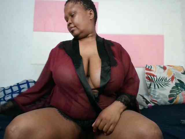 BIGTITTISXX webcam