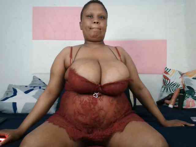 BIGTITTISXX webcam
