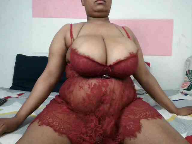 BIGTITTISXX webcam