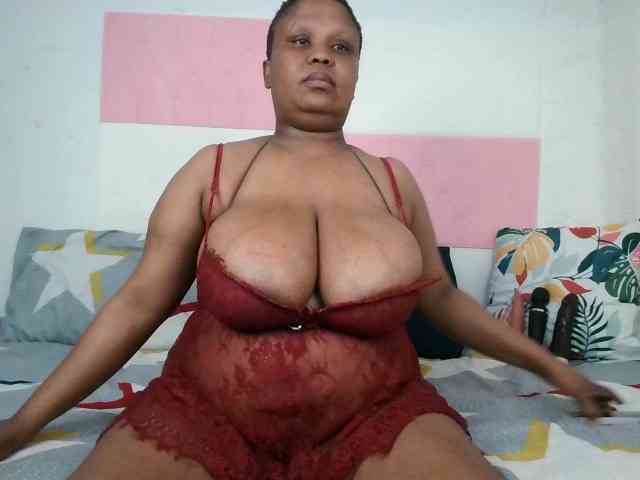 BIGTITTISXX webcam