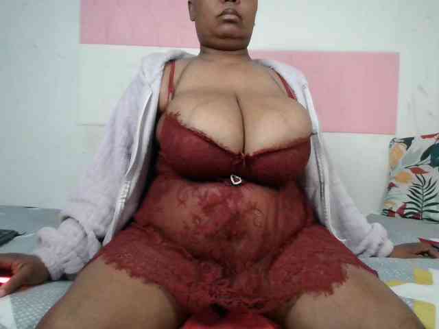 BIGTITTISXX webcam