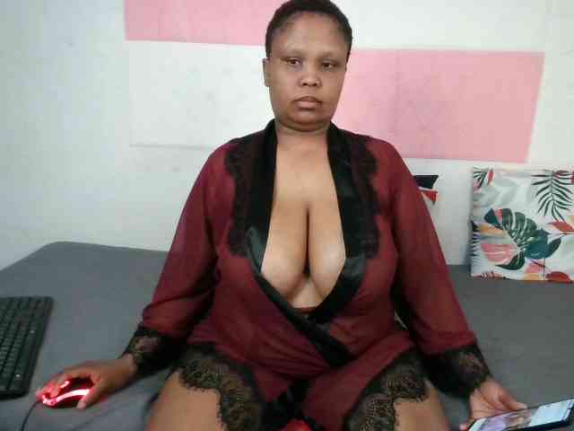 BIGTITTISXX webcam