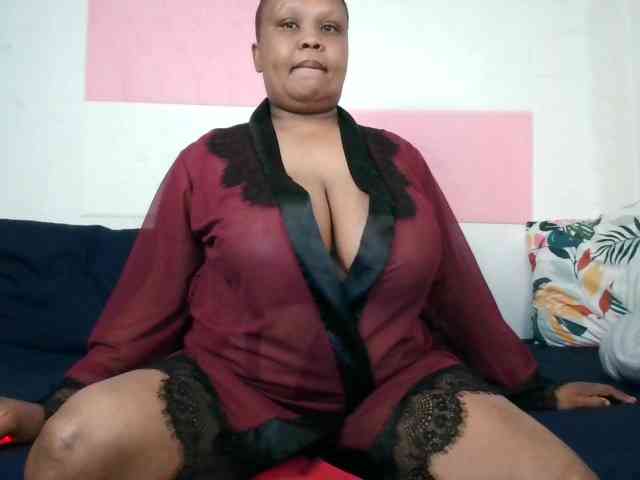 BIGTITTISXX webcam