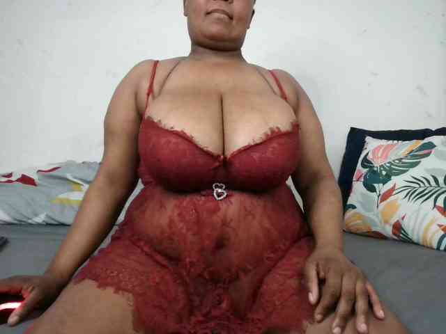 BIGTITTISXX webcam