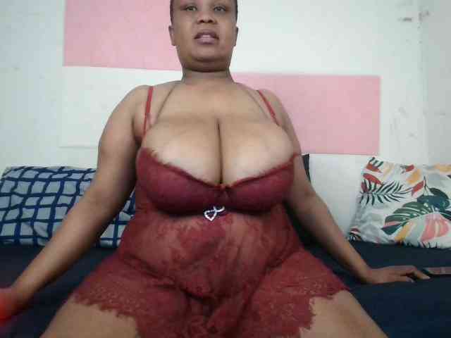 BIGTITTISXX webcam