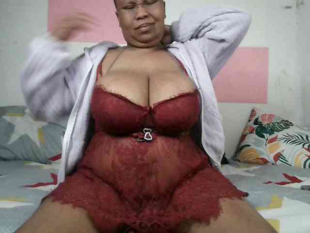 BIGTITTISXX webcam