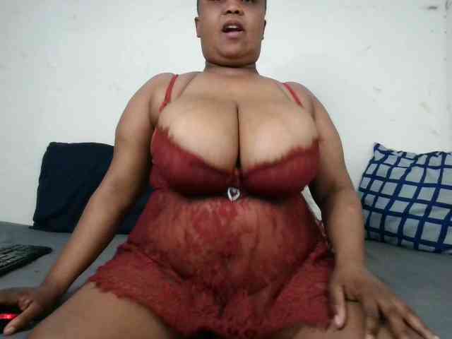 BIGTITTISXX webcam