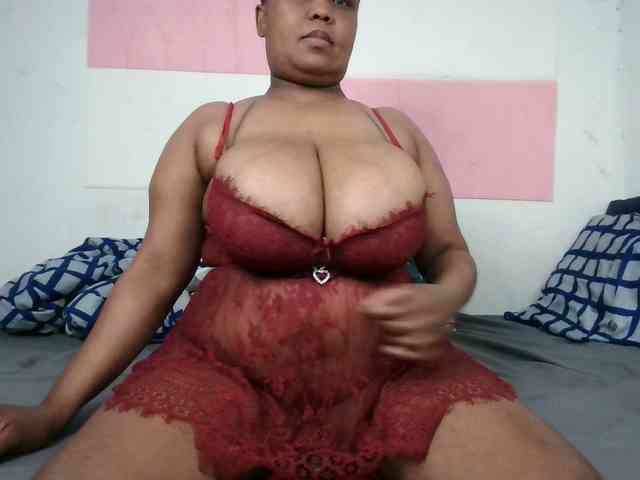 BIGTITTISXX webcam