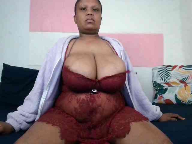 BIGTITTISXX webcam