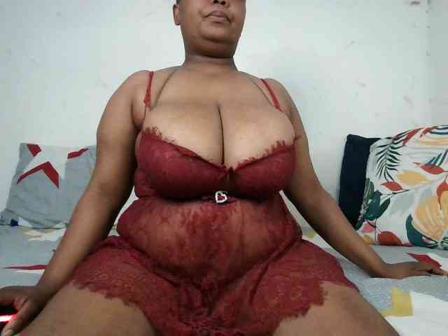 BIGTITTISXX webcam