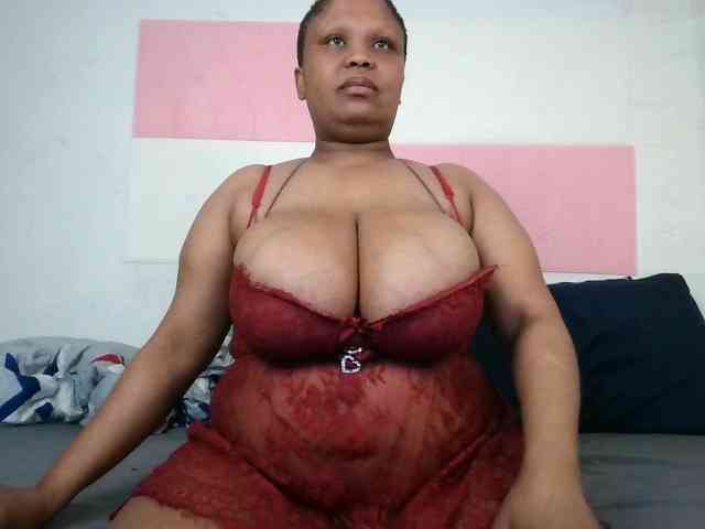 BIGTITTISXX webcam