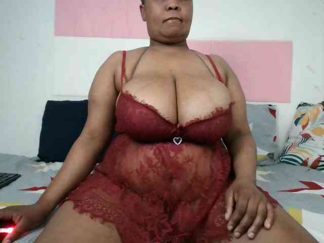 BIGTITTISXX