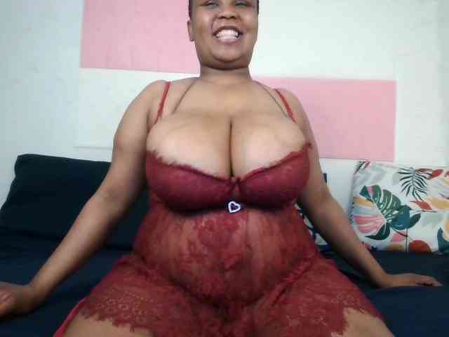 BIGTITTISXX webcam