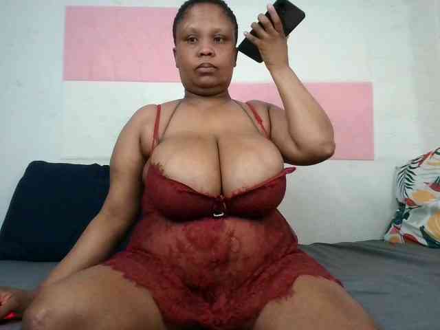 BIGTITTISXX webcam