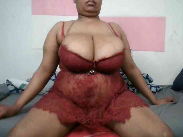 BIGTITTISXX webcam