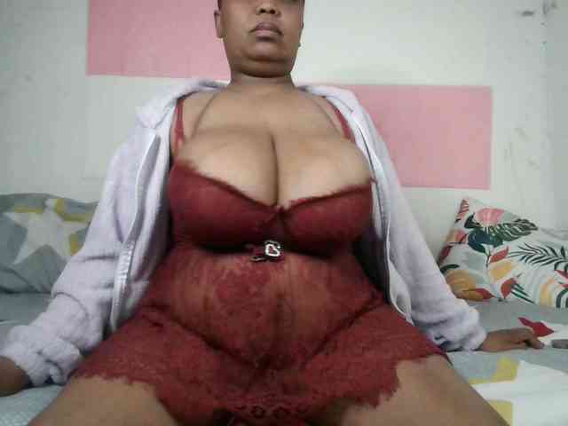 BIGTITTISXX webcam