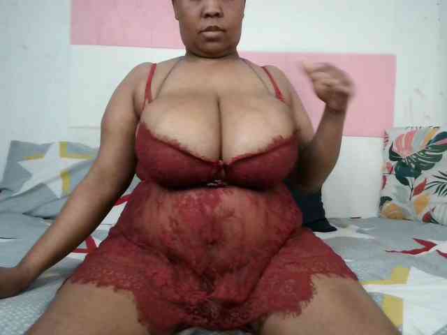 BIGTITTISXX webcam